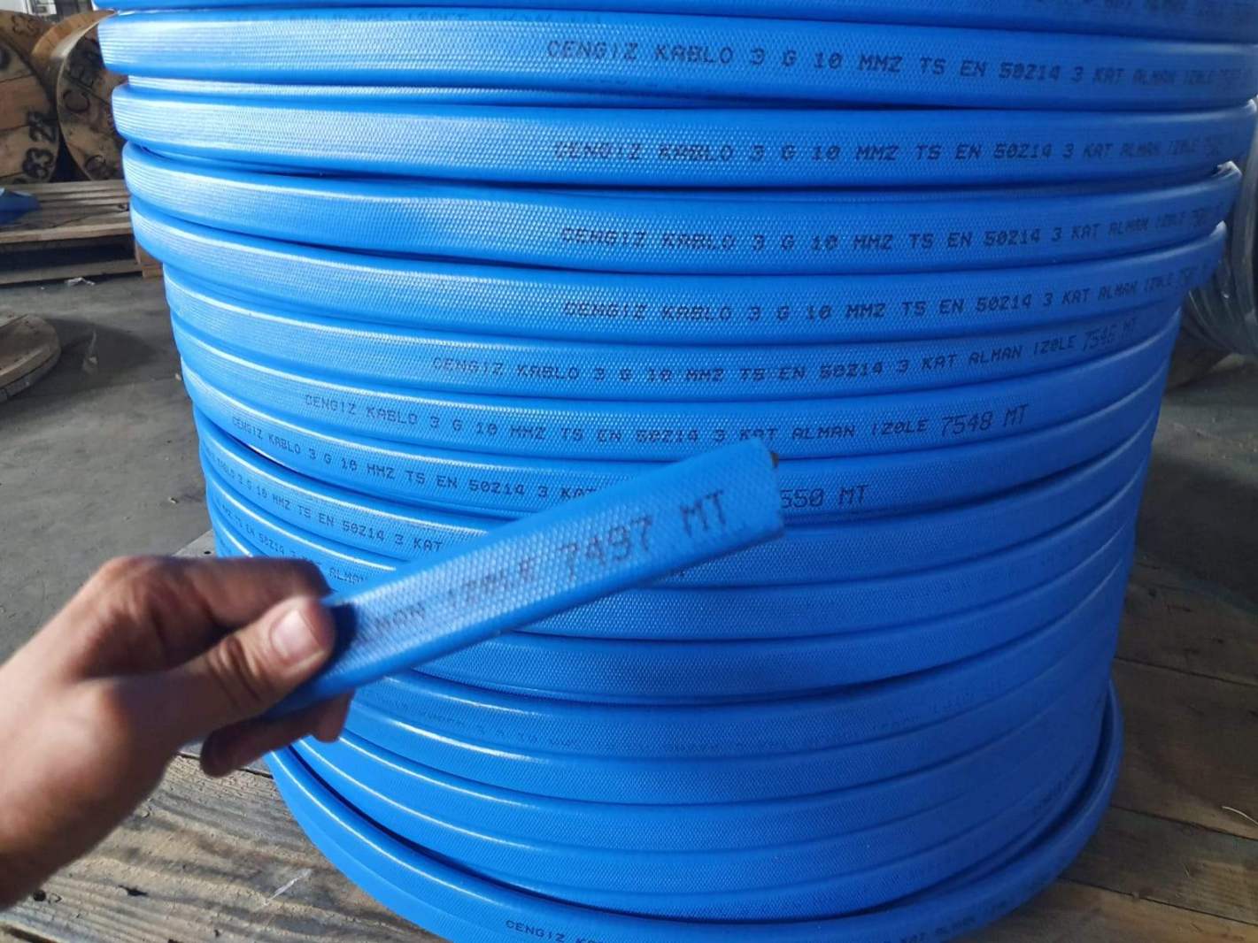 Submersible flat cable